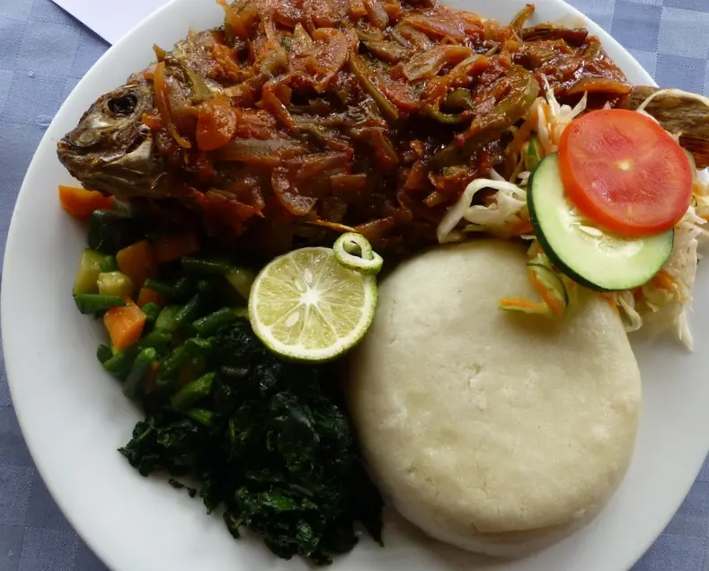Mengolah ugali yang enak adalah seni dalam memasak tradisional Afrika.
